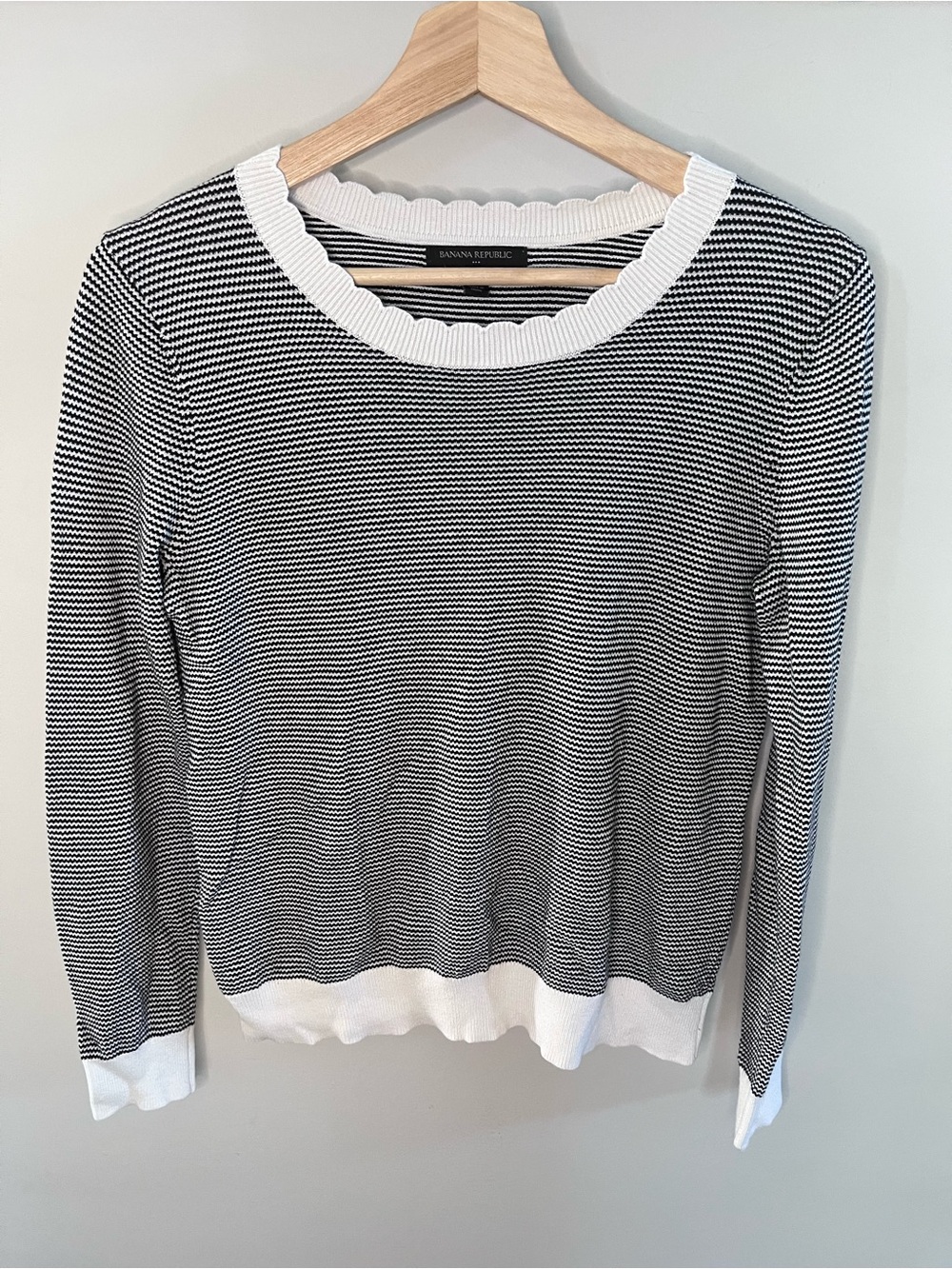 Banana Republic Womens Scalloped Neck Striped Long Sleeve Sweater Black White S